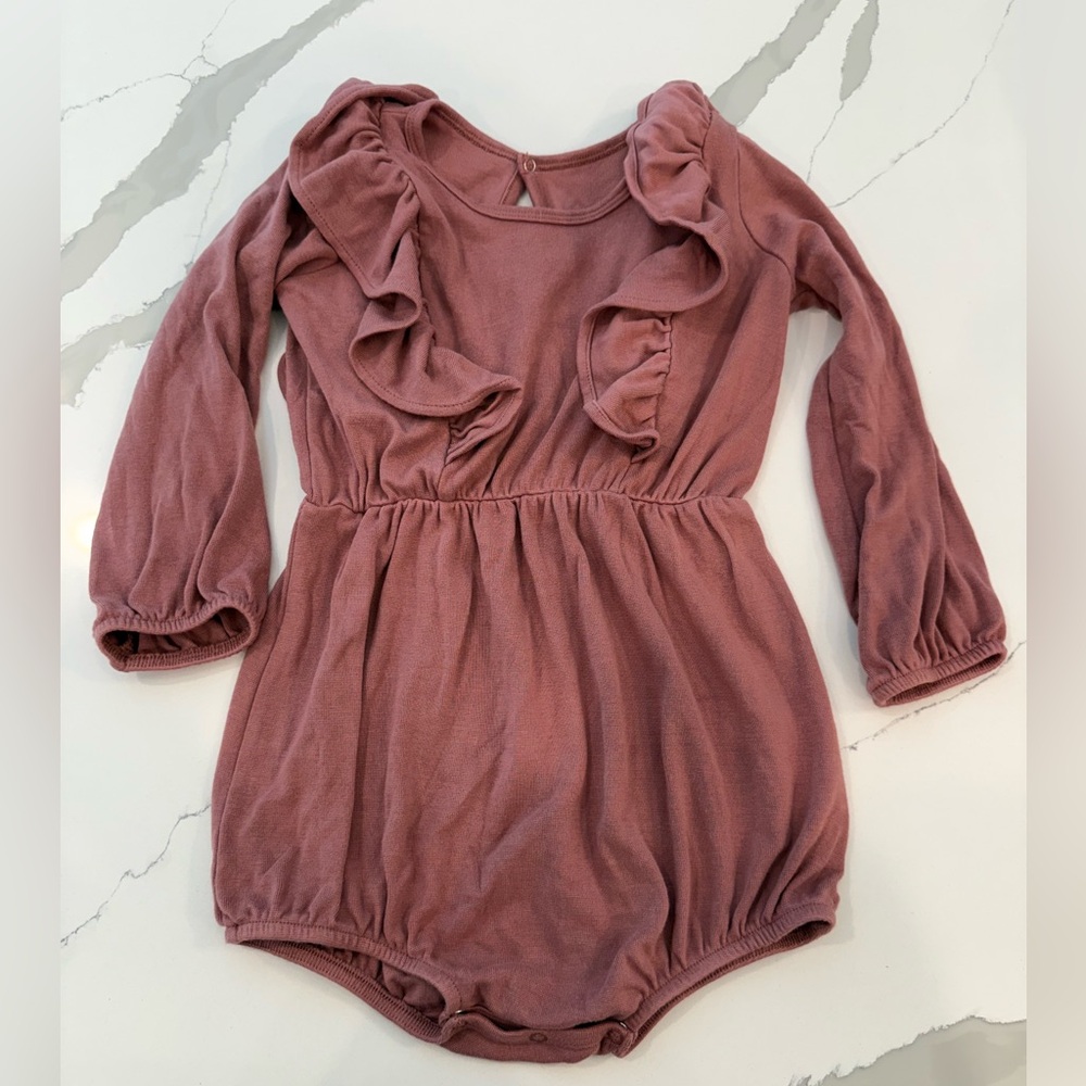 Kyte Baby Long Sleeve Bubble Romper in Dusty Rose Size 3T - Picture 3 of 8